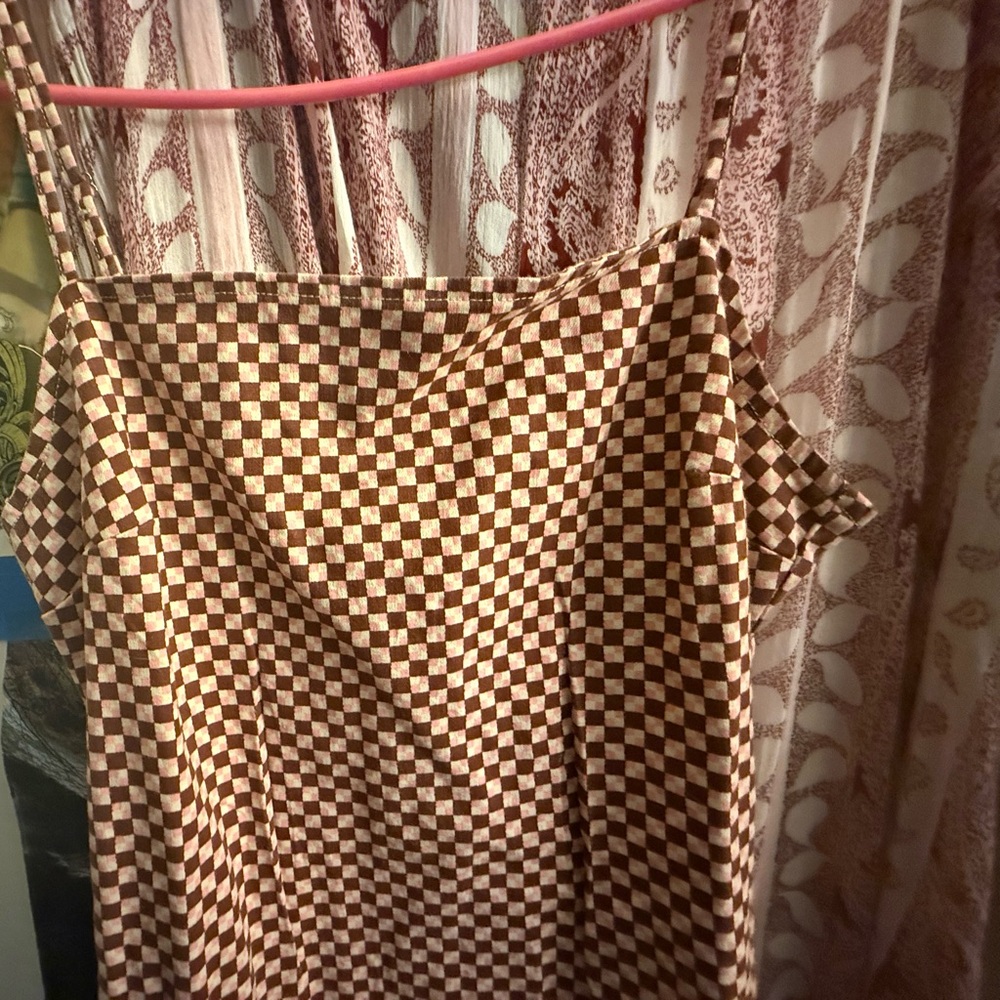 VINTAGE!!! LEVIS RED TAG Spaghetti strap (red tag)  Look 👀
ROOMY POCKETS!!!!!!!